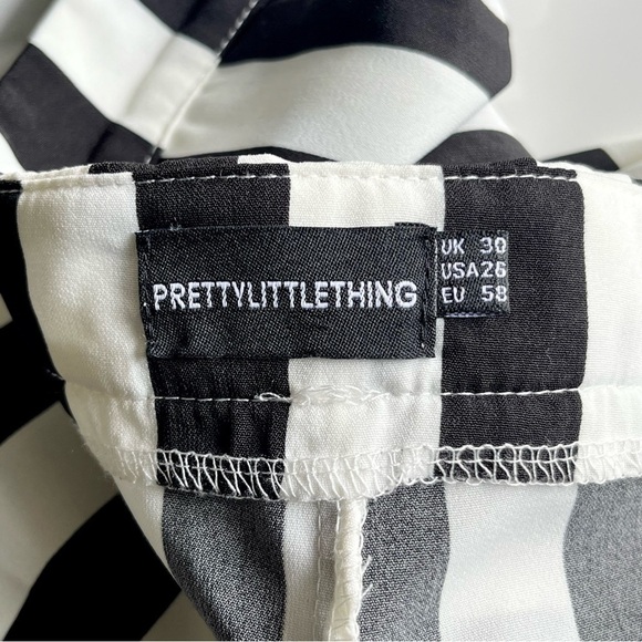 PrettyLittleThing Black & White Striped Wide Leg Pants Size 26 - Picture 9 of 11